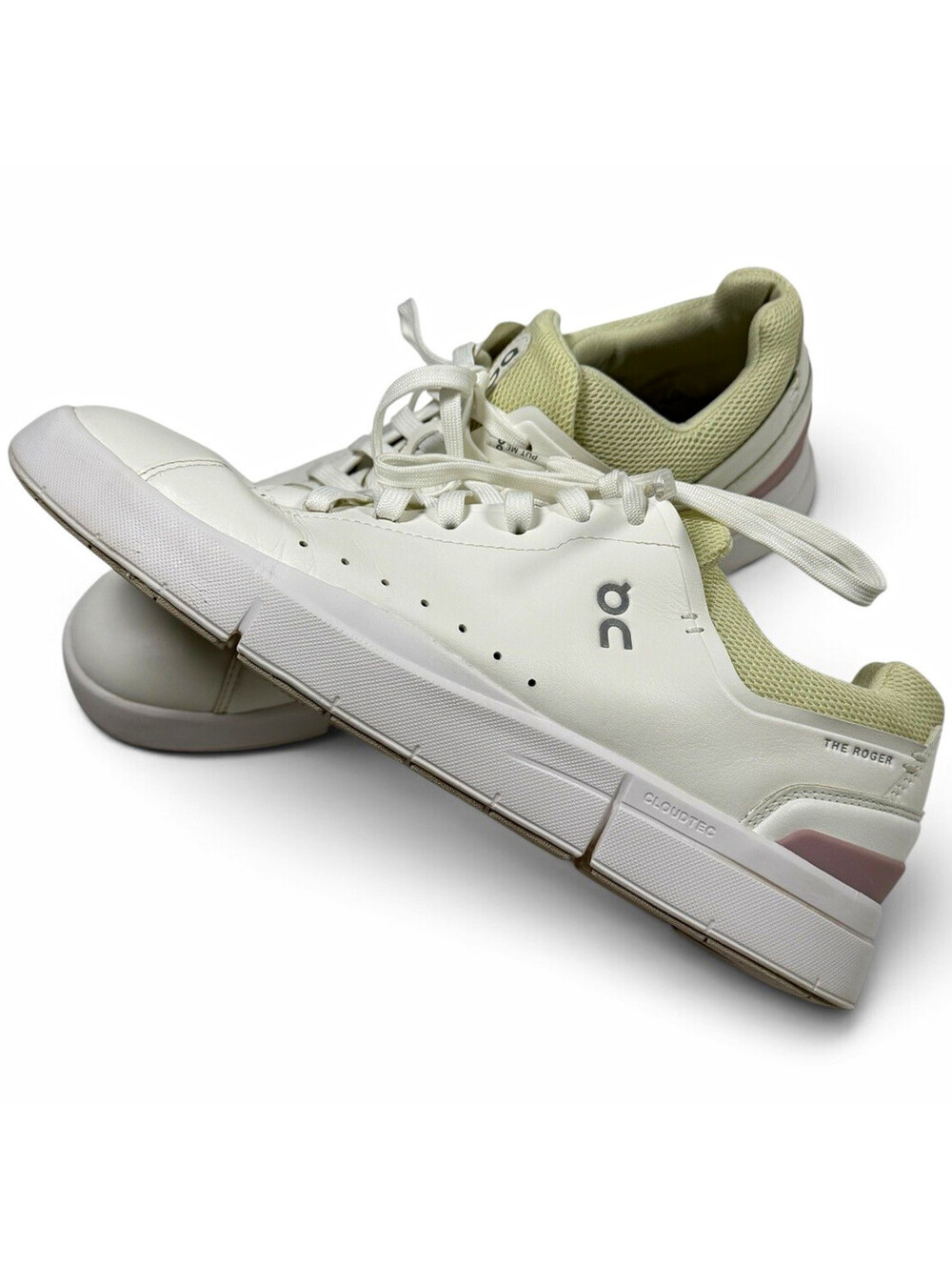 On THE ROGER Women’s Low Top Lace-Up Sneakers White/Beige/Pink, Size 10.5 US